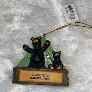 Create a fun holiday Travel Tree!